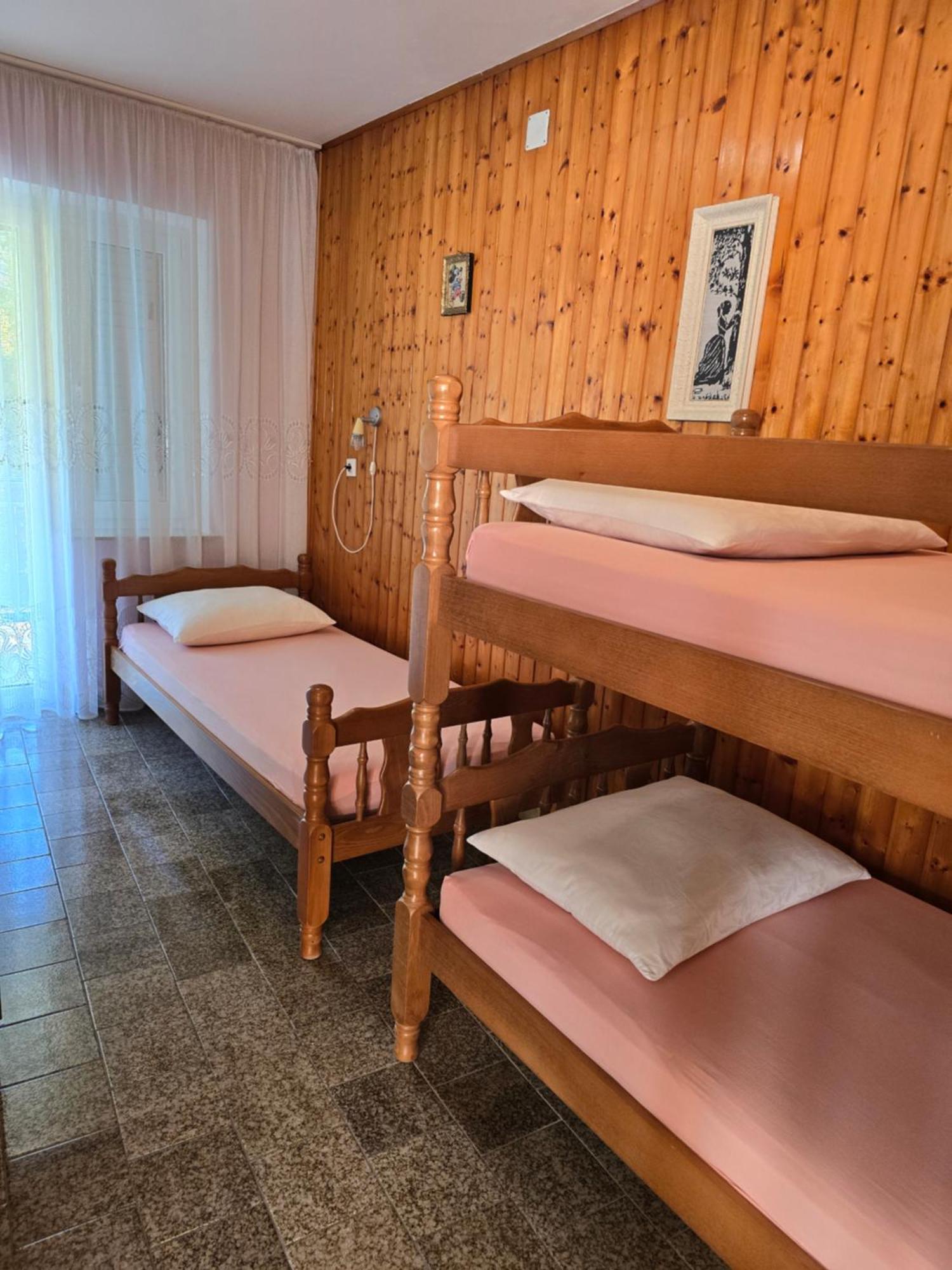 Apartments Mladenka Senj  Ngoại thất bức ảnh